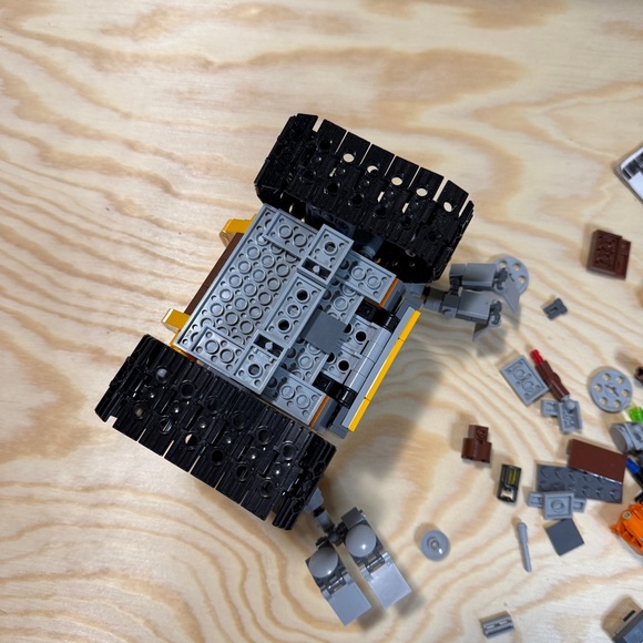 Incomplete Lego 21303 Set - Picture 6 of 7